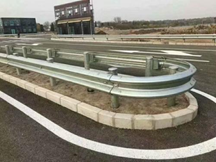 高速防撞護(hù)欄:波形護(hù)欄配件安裝事項(xiàng)